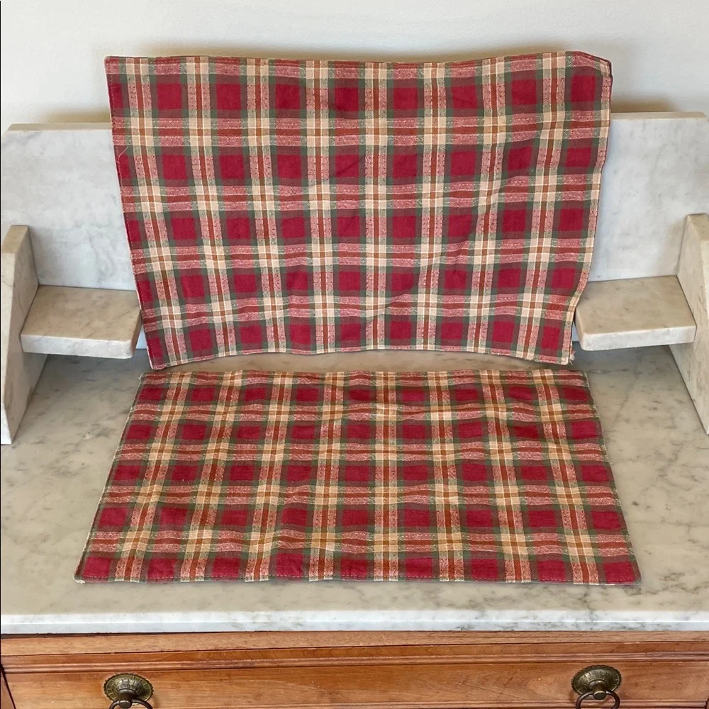 LONGABERGER Orchard Park Plaid Festive Red and Green Place Mats (2)